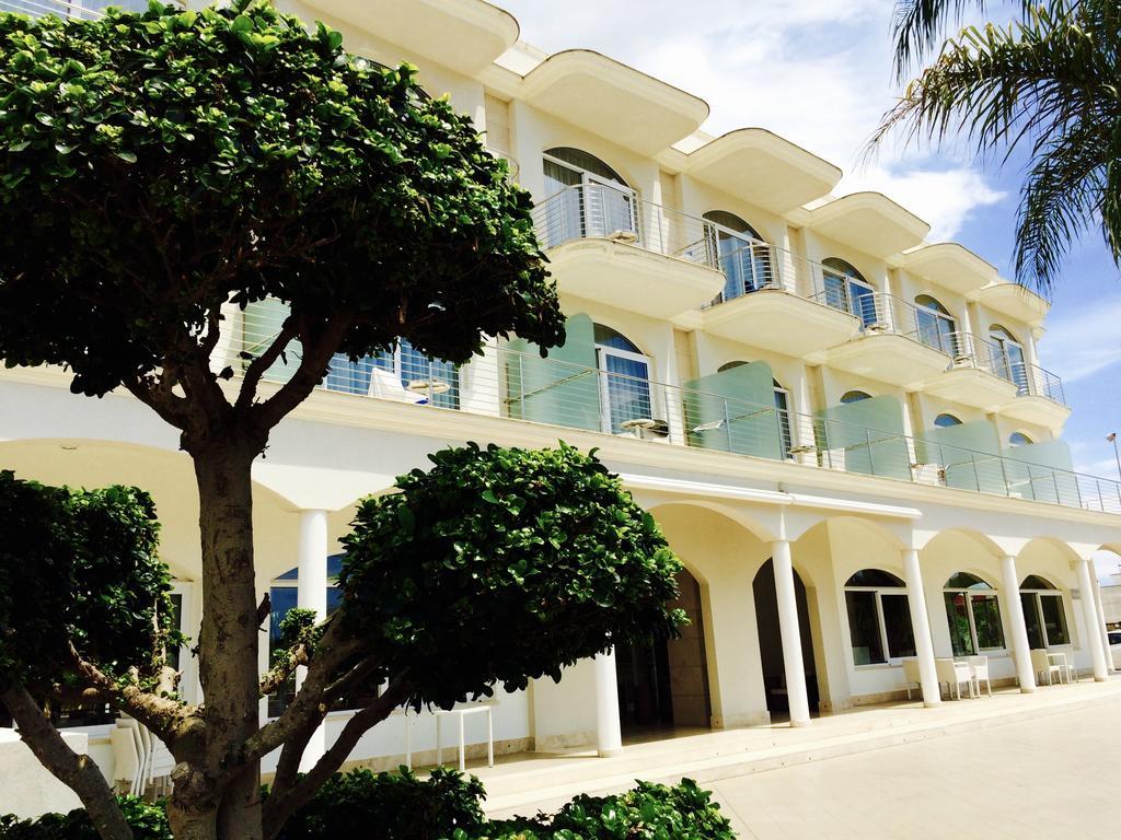 Hotel Vespucci Porto Cesareo Exterior foto